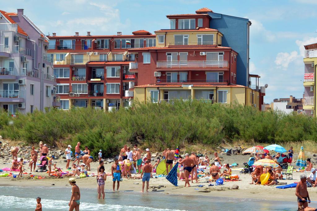 Apartments Dimitrovi Pomorie Exterior foto
